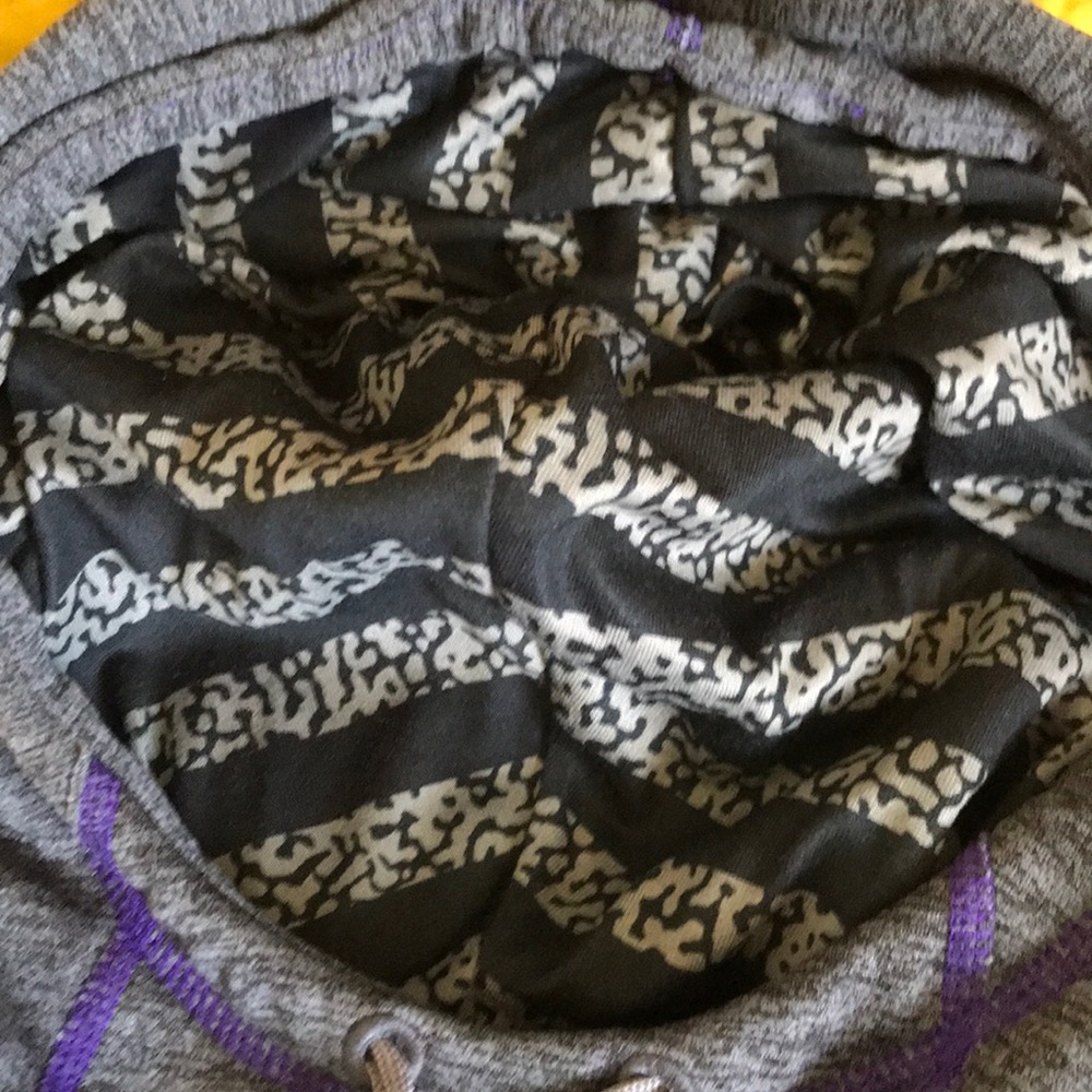 Like new therma-fit nike hoodie - Picture 2 of 5